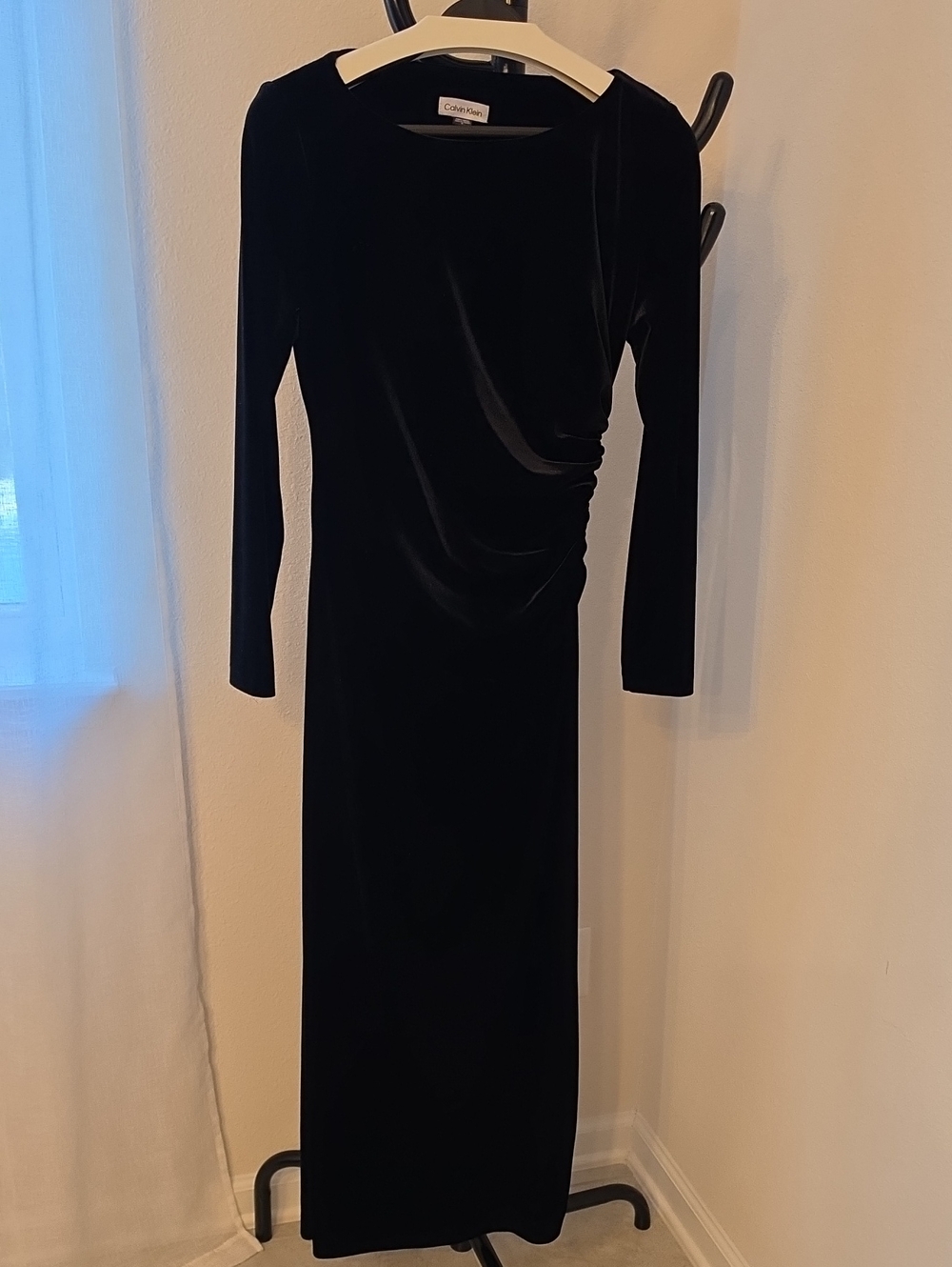 Calvin Klein Black Velvet Long Sleeve Gown